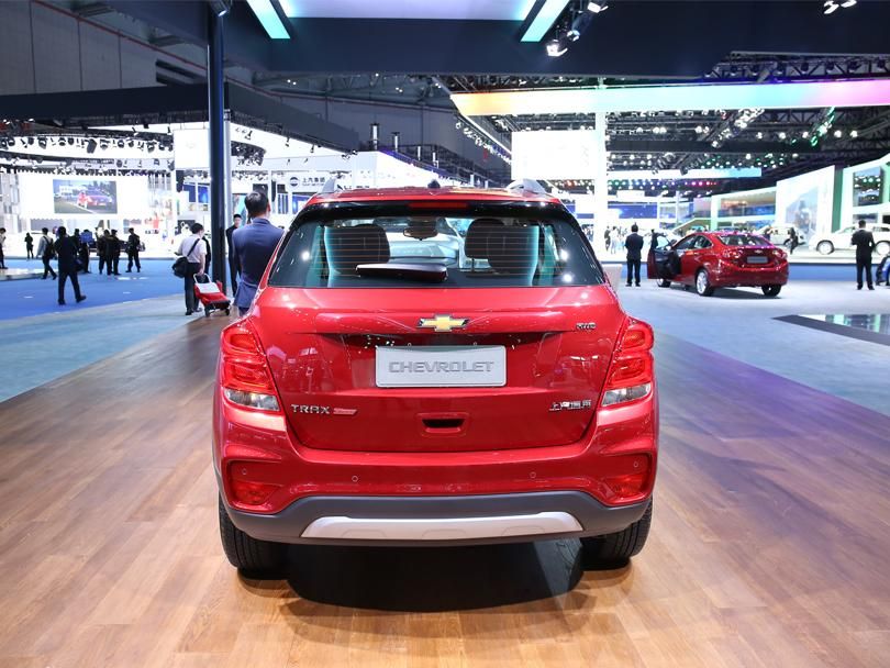 ��������˺�ɫ����ɫ˫ƴ��������ɫ��ͬʱ�����н����ʸеĵ�׺���Ӿ�Ч���������ᡣ