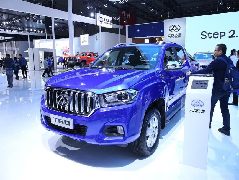 10Ӣ����п���ʾ�������ۣ����䱸�˵�����������Car-Link�˻����ܽ������ܣ��Լ������밢�����������YUNOS������ϵͳ��