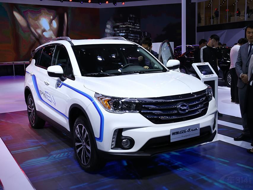 ��������GS4 PHEV������ͨ��GS4�������������һ̨1.5L���ؽ�ɭѭ����������G-MC�������ϵͳ����ɵĻ�϶���ϵͳ