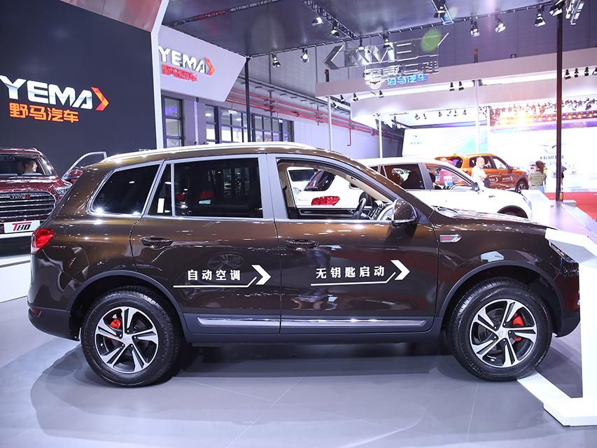 ҰT70ԺɫΪ䱳ɫԵʮޣķָʽϴпݲťгʻΪ