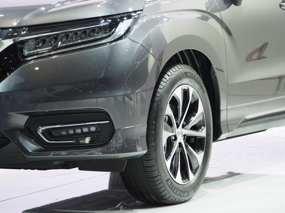 ڵ240TURBOĳ4816mm1942mm1669mmΪ2820mmһĿռ䣬ڵΪ˺