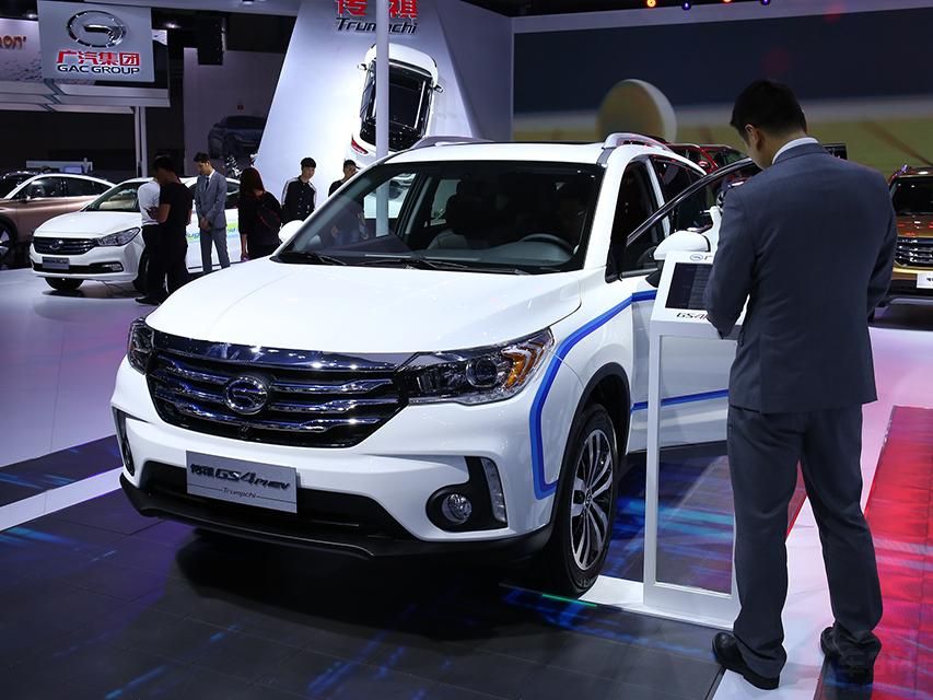 ǰ���·�������ʽLED���еƺ�һ��ʽԲ�����ơ�