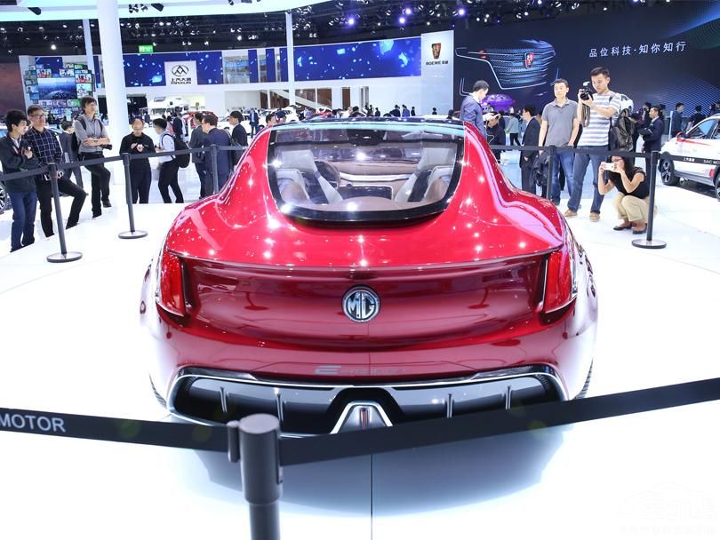 �ﱳ��Ƶĳ�λ�����ŵ���ɢ����ƣ�ʱ��͹�Բ��׵��˶����ܡ�