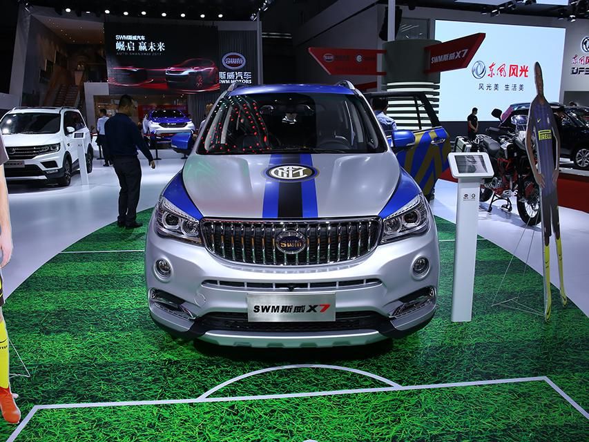 �п�̨��12Ӣ��Ĵ���Ļ�����漯����GPS��������ý��ϵͳ���г���¼�ǵȵ����á�