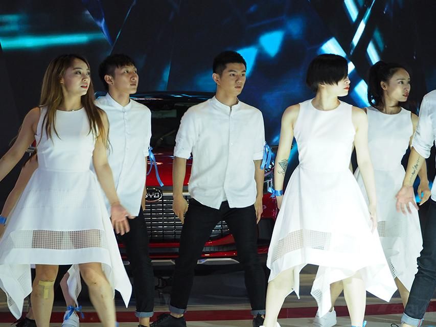 ���Ǽ�ֱ̫��Ĭ���������񶼿�ȥһ������