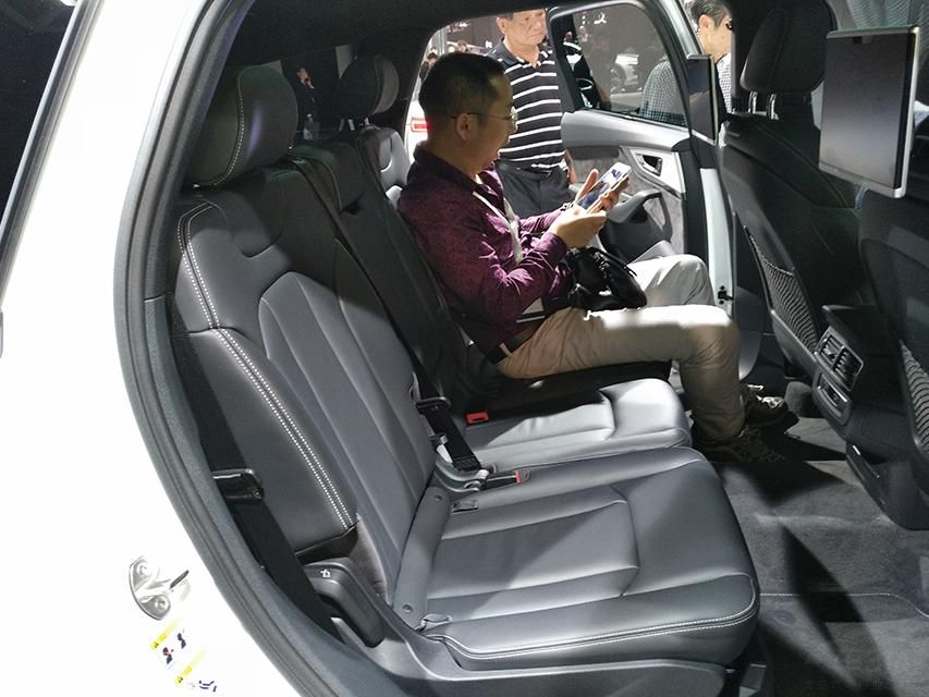 棬ȫ°µQ7 e-tronڵİ汾һ̨2.0TFSIͷ͵綯ɵĲʽ϶ϵͳۺʴﵽ367270kWֵŤؿɴ700ţס