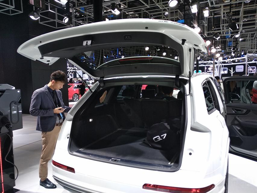 Ϊһ춯ͣ³˶صȦƣǰӰe-tronʶݡ