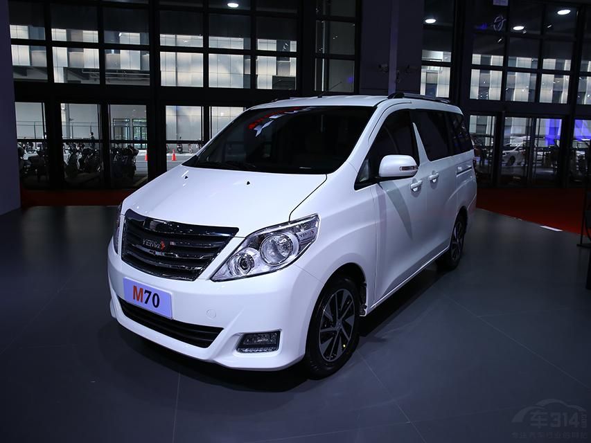 �³��������һ̨1.5L��Ȼ������������ƥ��5���ֶ������䡣