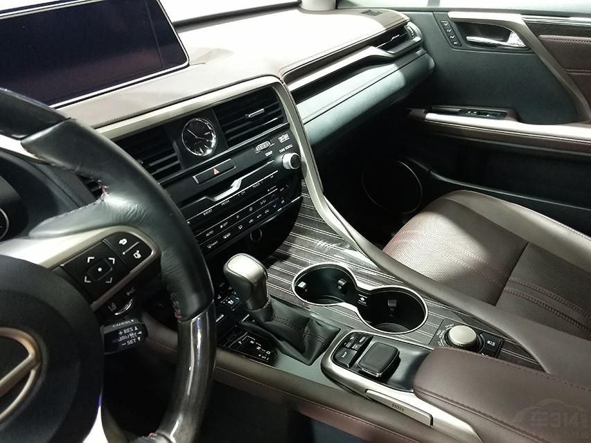 ����Ͽ�ʹ���һȦ�����Ͷ�λҲ������SUV������д���SUV��