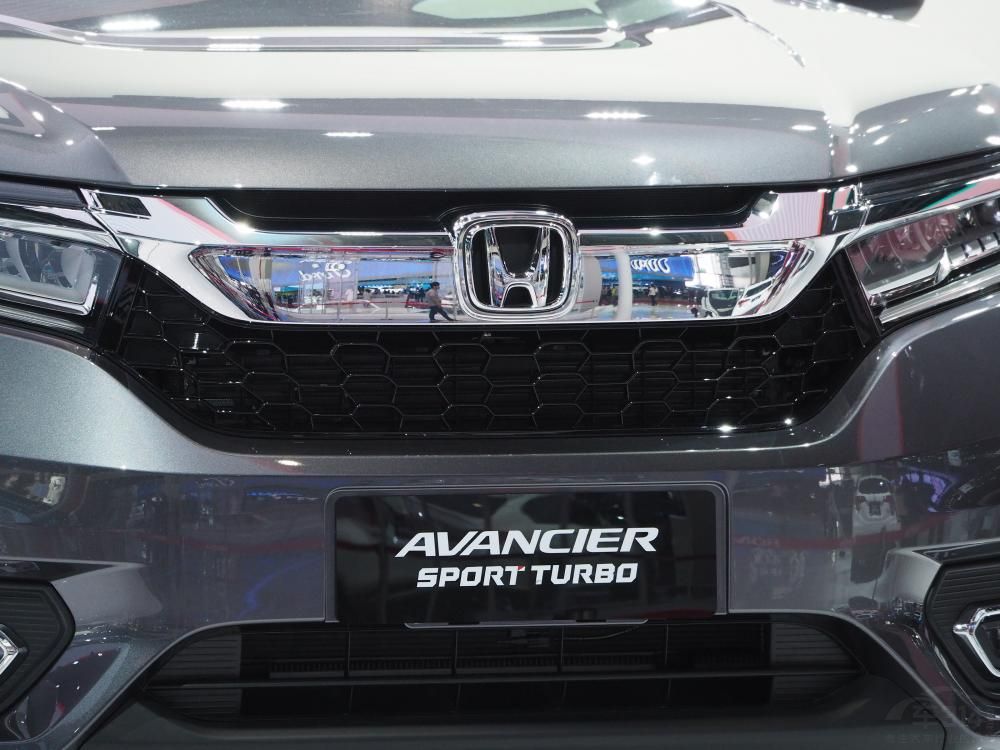 ������Ȼ�ǡ�α���ﱳ�����Ǹó������б�ĺ�ҲȷʵӰ�쵽�˺���Ĵ�ֱ����ռ䣬����Ĵ�������Ҳ����ܵ���һ���̶ȵ�Ӱ�졣