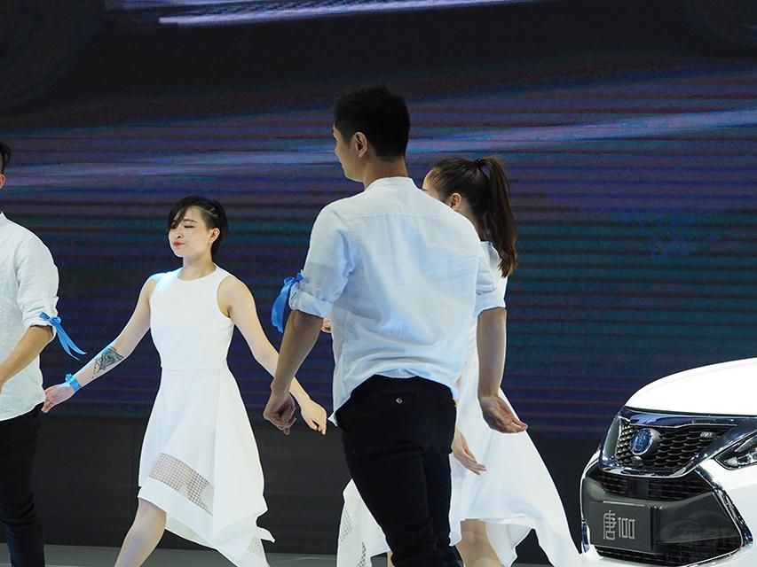 �����е���ң��е㿴������