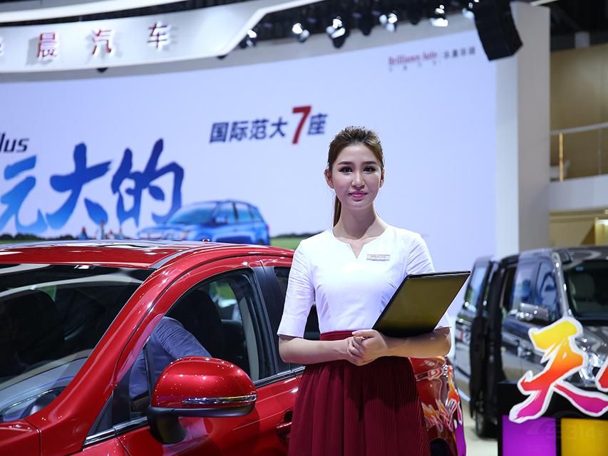 ����һλ���ĸ�������Ŀ�߱ǵĹ��