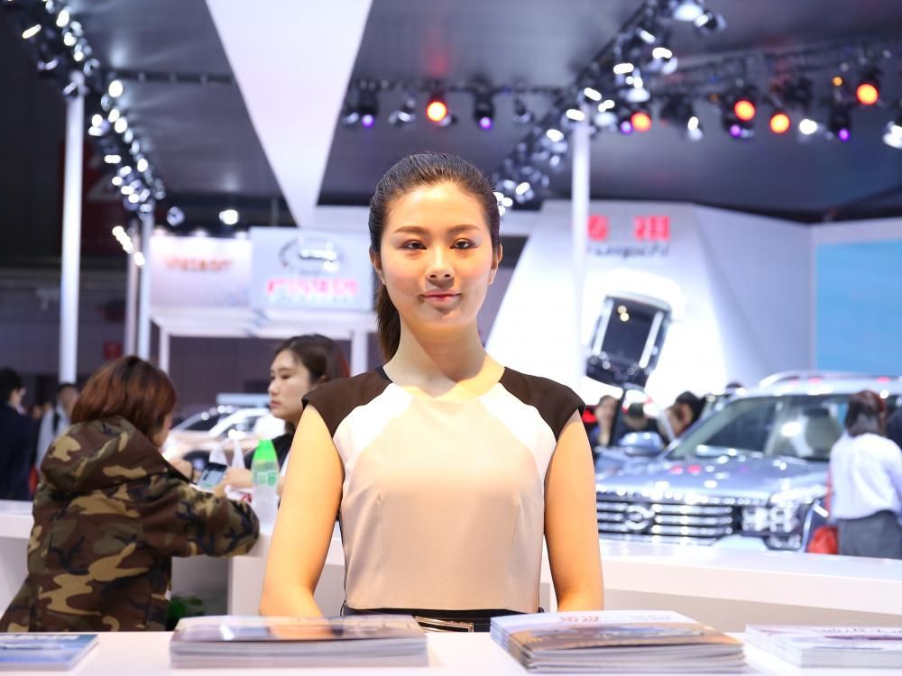 �����覵�Ƥ��͸��������ۣ�������˫����õ�廨�꽿�����Ρ�