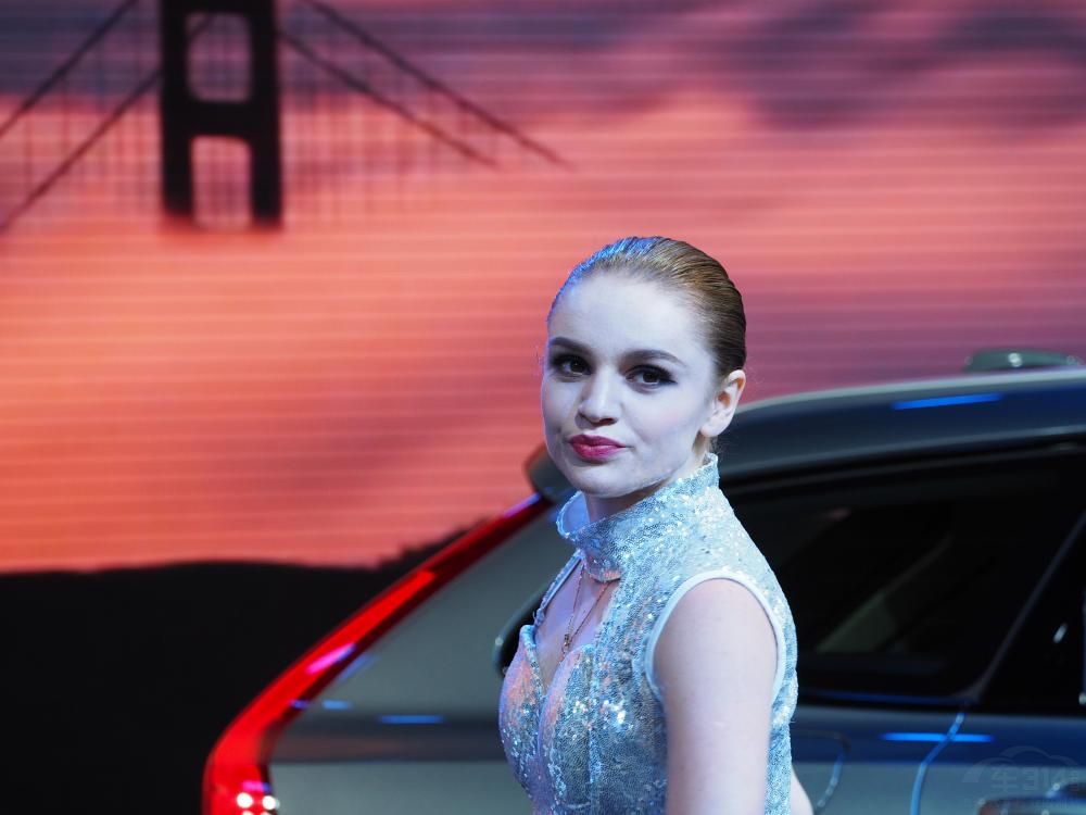 �Ȼ���۾����Ըе��촽��