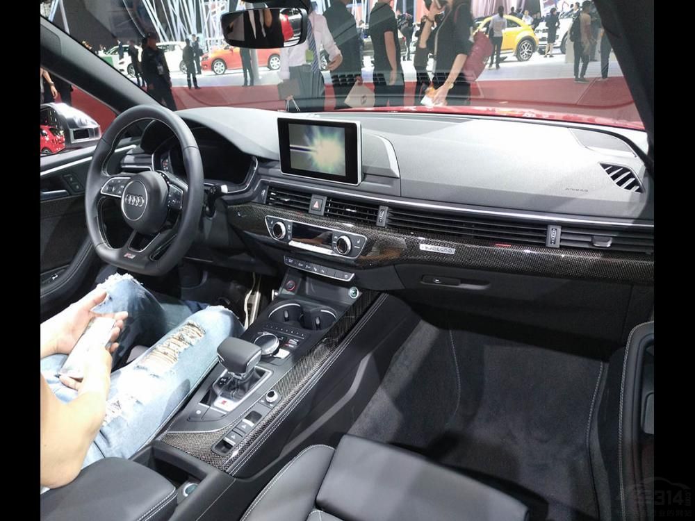 ³ؾůϵͳμ/ͨ硢LEDηΧơпҺʾUSBӿڡWi-FiȵԼ19B&Oϵͳȡ