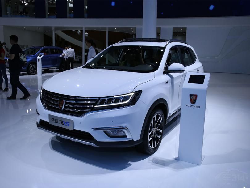 ���ĳ����ߴ��ڽ�����SUV�����ǱȽϴ���ˣ�����������Ѿ��ﵽ��2700mm�����Ⱥ͸߶�Ҳ��������ͬ����Ҫ���֡�