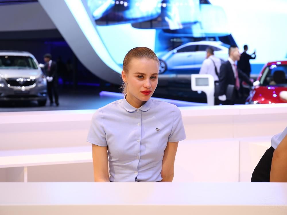 ��������������µİű����ޣ����˾����ޱȣ���ɫ�ķ�˿���ٲ�һ�����ƻ���ᰵ����ӣ������������Ķ���������