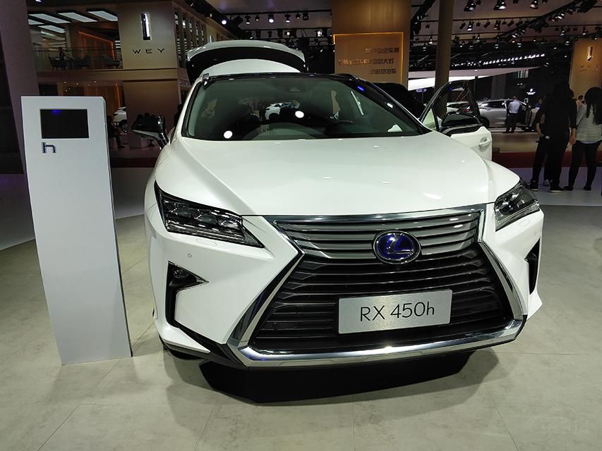 ��L���͵��������൱������ʶ��ȣ�������ʽLEDת��Ƹ���Ϊ���������ɫ���٣�����֮����Ӿ�Ч���ǳ�������