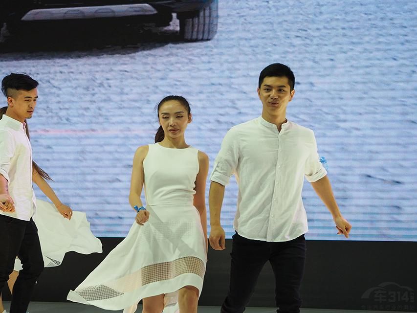 ��Ů��Į�ı������ˣ�һ�������޿�����