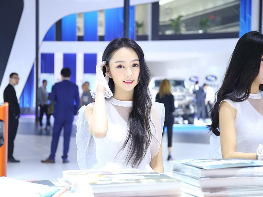 ����ͦ�崿����ͷ�����ֶ���һ�����ġ�