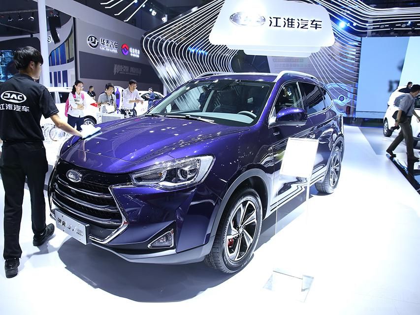 �³��ͳ����߷ֱ�Ϊ4790/1900/1760mm�����Ϊ2750mm��