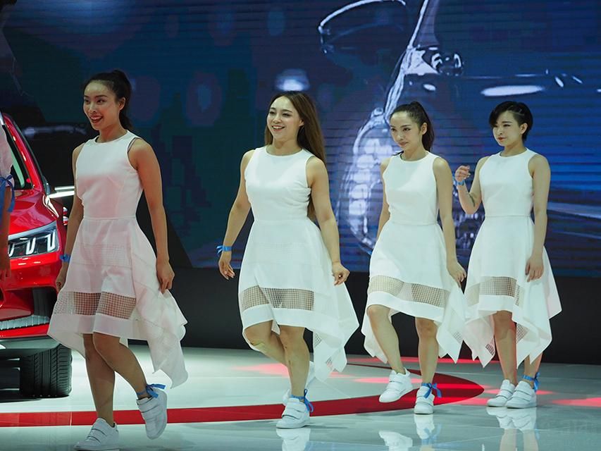 С��ȹ����������һ����һ���羰���أ�