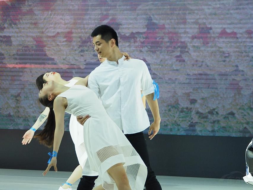 һ�������ģ����������Ů��