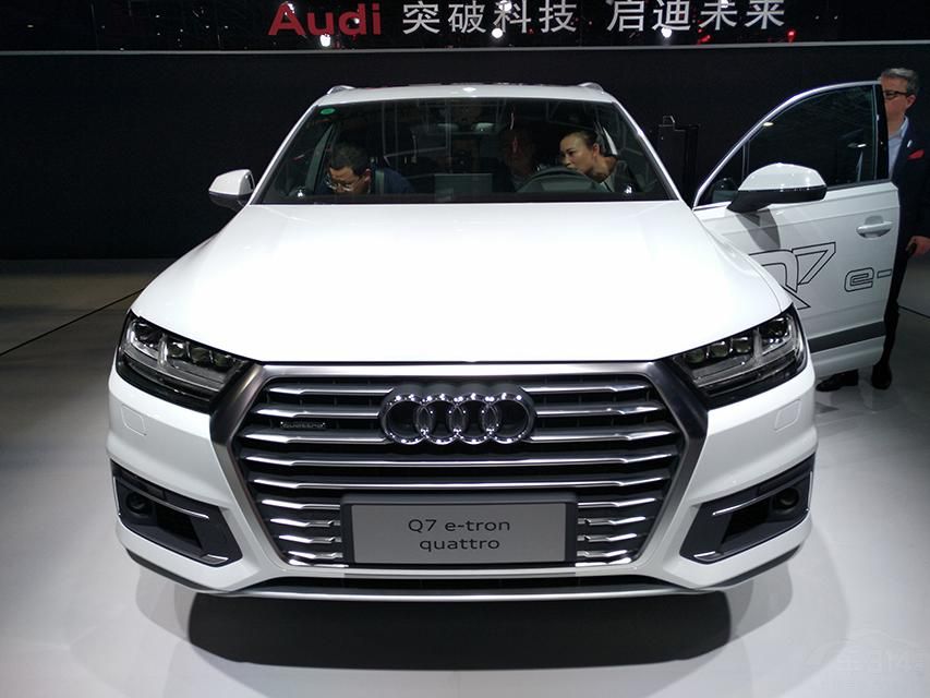 µQ7 e-tronͨȫ°µQ7ò־ԵǰդɫװΡ