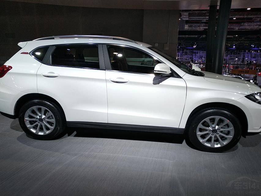 ����泵����Ⱥ�����Ƹ��и��ԣ��������Ҳ��ƫ�����˶���