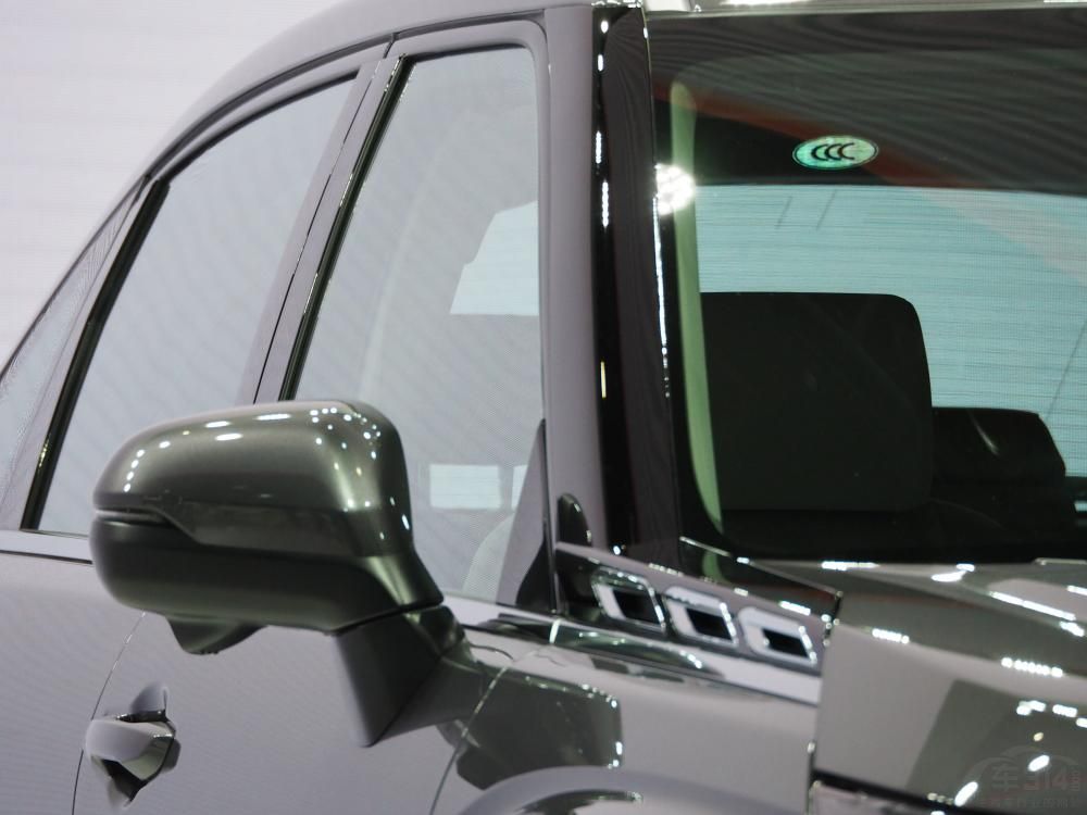 ³4ڶ๦ܷ̣Ѳ绰ȣ̻ƬԿʽ䡢/ʻϯȫҡҡ̥ѹ⡢ƶȶԿơµԶפԶѣĿںӾԿ׽/һѲ3Զյ8Ӣɫ֧CarPlay