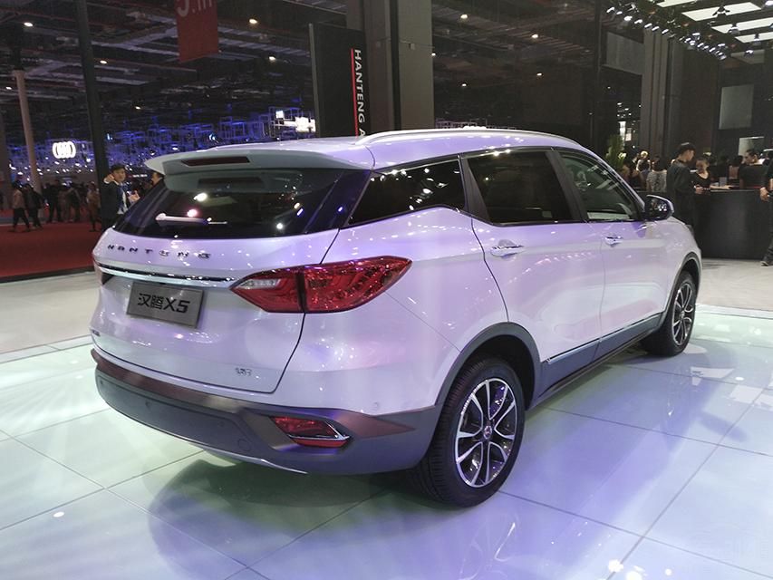 ӳԽҰSUVԾȻǰβX5DúɫͿװӪЧԵ÷ǳʱС