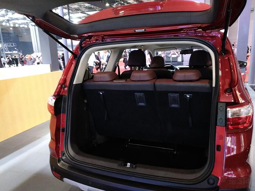 ÷棬ŷA800ʽӥ۴Եþ񣬴ƲԶʽƣڽϼ͸дƵԴΪ±صƣռгΪLEDƣͬʱԶƵĹܡ