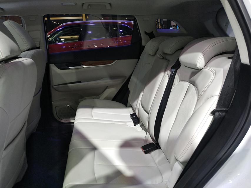 �������棬����X5��ʹ��1.5T�ķ�������ƥ���ֶ�����CVT�����䡣