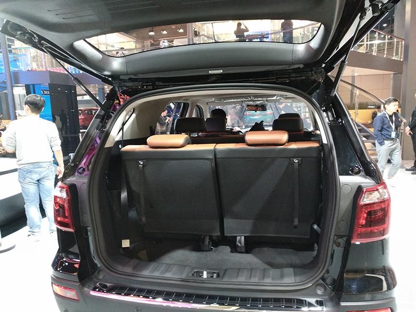 CX70T䱸8ӢҺʾӵеCarlifeҲͬΨһ߱ҲȫӰCarlife/ֻӳ䡢ʵʱߵĳ