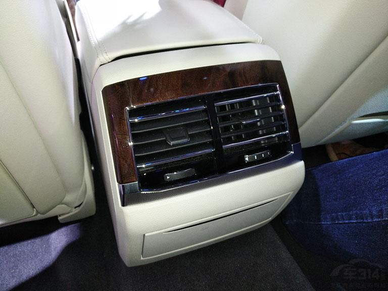 �²������ڵ����͸����˶�����