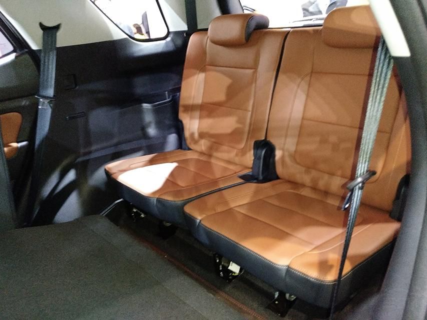 βأӲSUVʣĺ󵲷ԼLEDλɲƵβԳCX70TС