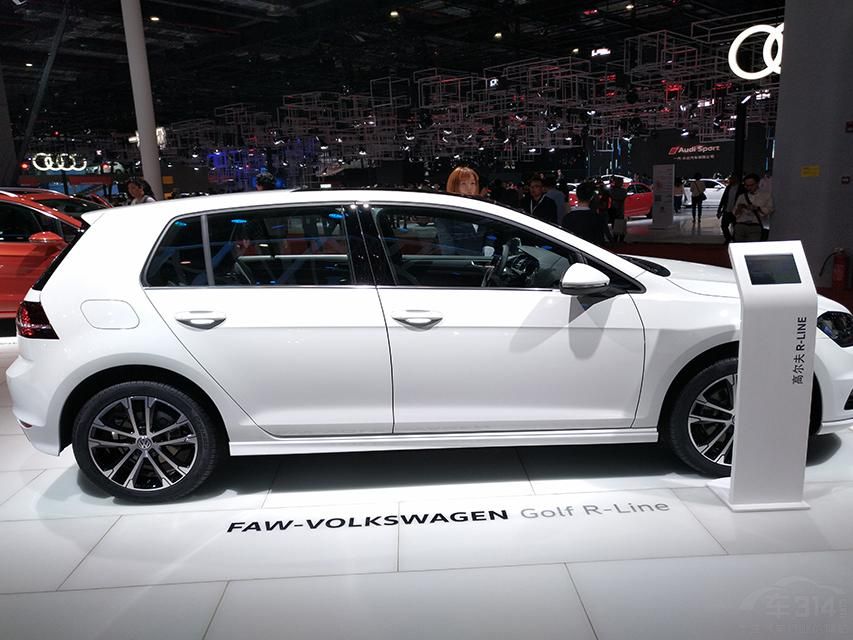 ¿߶ͬνװһȫҺǱ̣ʾ3DڵĶϢ