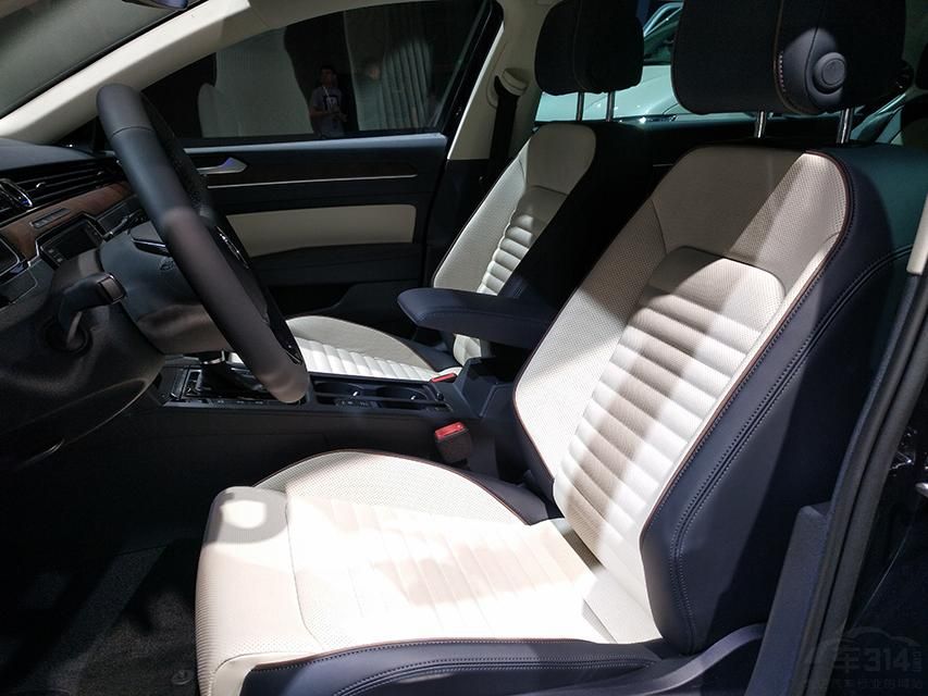 ����HUḐͷ��ʾ��ȫҺ���Ǳ��̡�LED��ơ��ᳵԶ��������Ӧ�ȿƼ�����