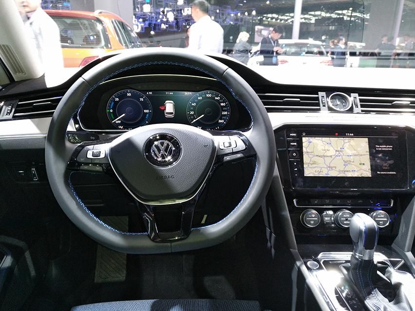 ڴϵͳʹõ6˫Զ䣬ٹۺͺĽΪ1.7L/100km