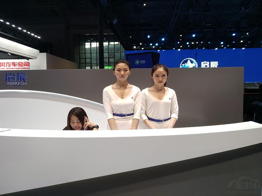 һϮ���£��ʻ�һӳ������Ȼ���⡣