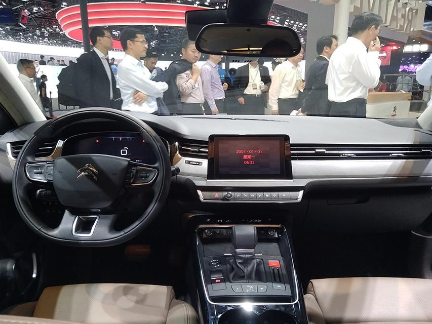 �п�̨ʹ����ʱ�����еĹᴩʽ�յ�����ڣ�ͬʱ�п���Ļ������ͻ����ƣ�����ĿƼ��н�Ϊǿ�ҡ�