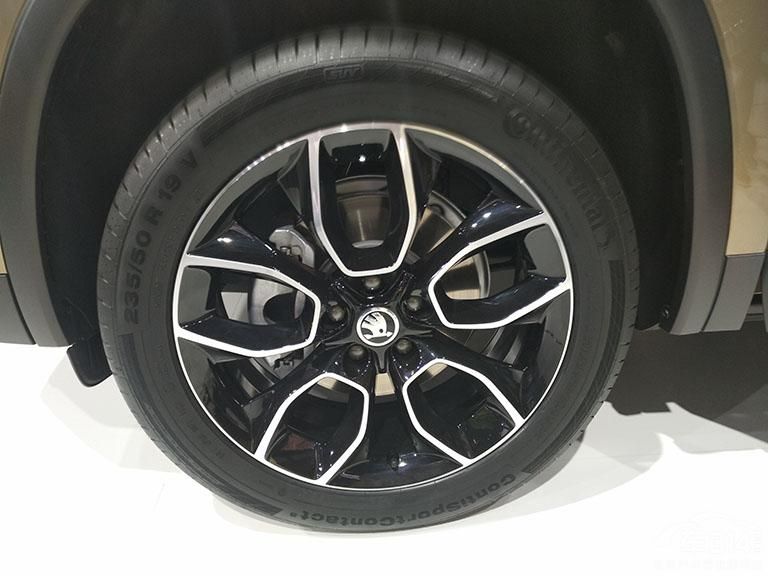 ڳߴϣµǿ˳߷ֱﵽ4698mm1883mm1676mmΪ2791mm