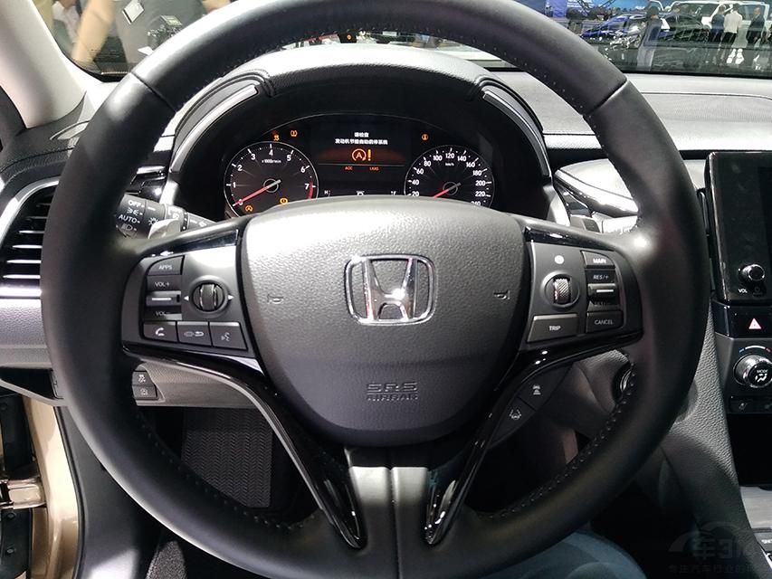 ��Ƥ�ʲ��ϰ�������ľ���ΰ壬��������Ȼ����