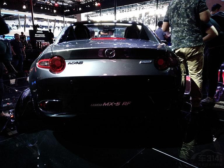 ԴMX-5 RFRetractable FastbackһӲܳƽܳԴMX5Ʒ³ǲ˿ԶӲʽƣ൱ſᣬҳ˶С