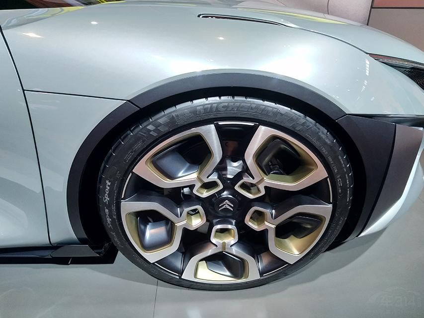 ǰLEDɣǰդLOGO࣬βʽLEDеҲ߸