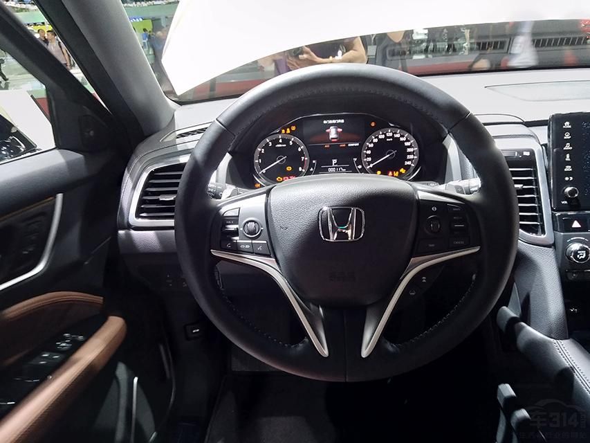 ʽĻʽҺǱ̵ȣľΰ塢ɫƸԪصĵ׺ͻԳ˱UR-VڲݻƼ