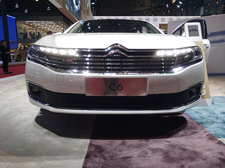 ��һ�ۿ���ȥ�ǳ�Ư������ǰ��������դ��Ϊһ��ļ��߿ƻøС�