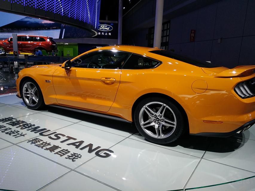 GT����ר����˫�߹��ĳ�ʽ�������ִ����ɫ�ĺ��²������壬�Ӿ�Ч���ǳ��˶���