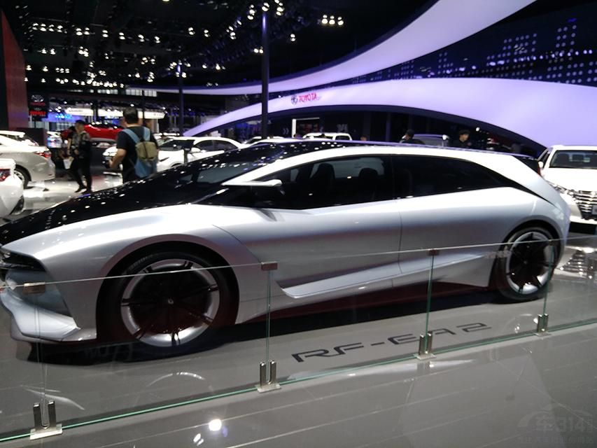 �������棺���������ŵ����Ӱ壬�������Եĳ���