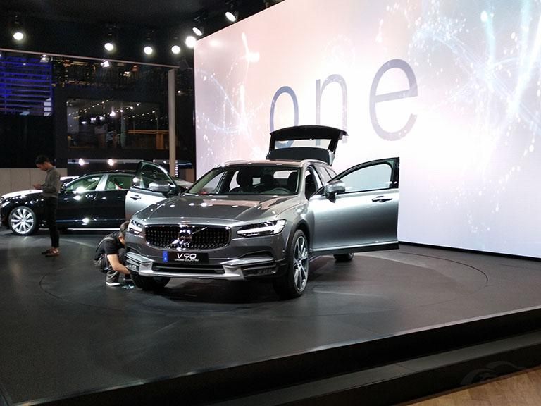 �й��г���V90 Cross Country������2.0T������